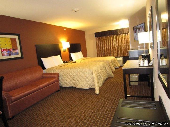 Red Carpet Inn And Suites Monmouth Junction Екстериор снимка