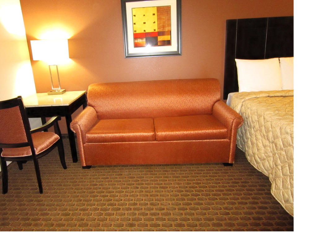 Red Carpet Inn And Suites Monmouth Junction Стая снимка