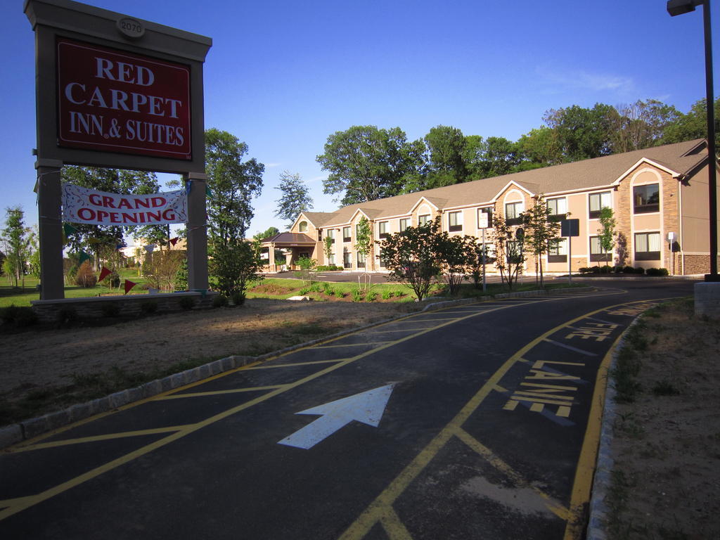 Red Carpet Inn And Suites Monmouth Junction Екстериор снимка