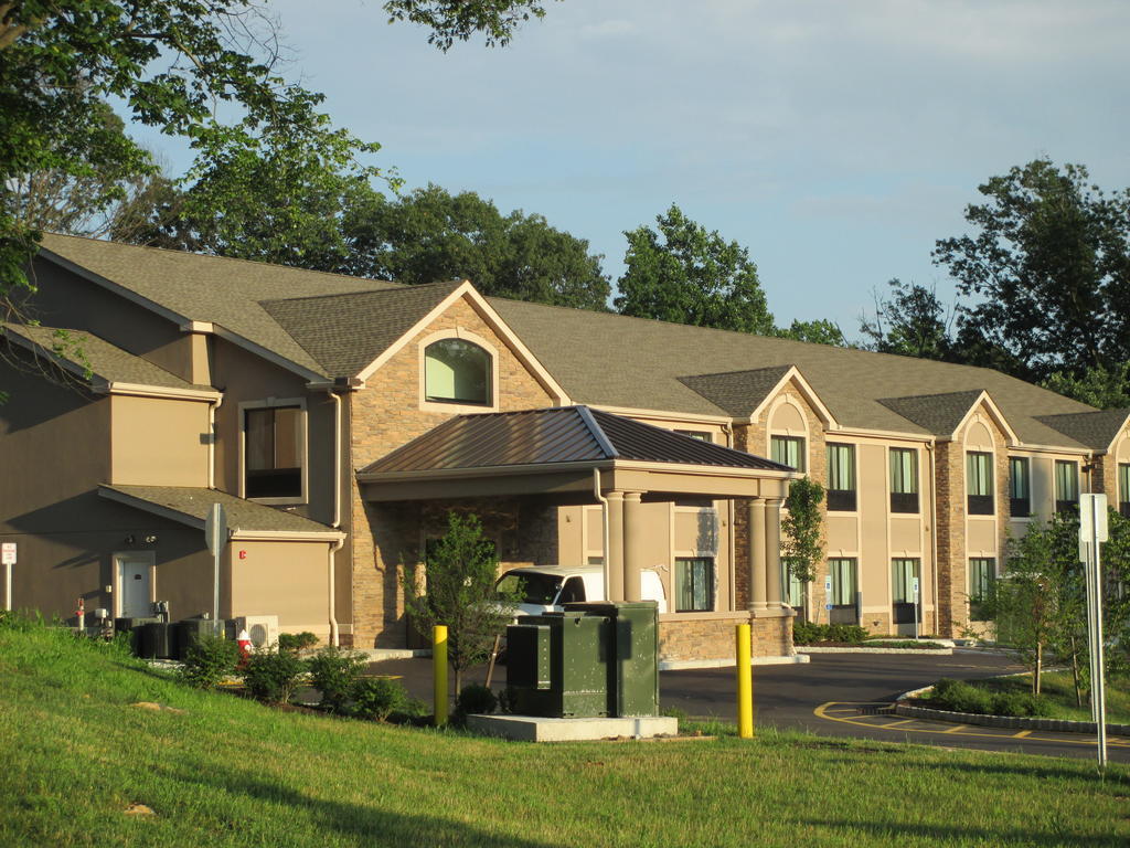 Red Carpet Inn And Suites Monmouth Junction Екстериор снимка