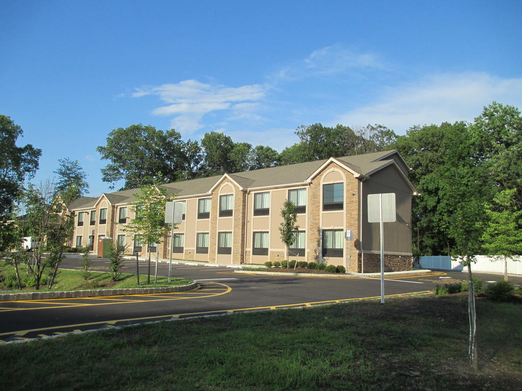 Red Carpet Inn And Suites Monmouth Junction Екстериор снимка