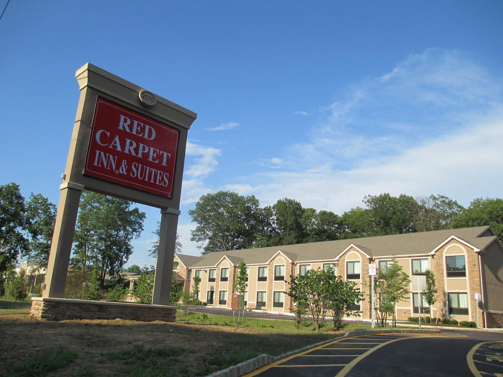 Red Carpet Inn And Suites Monmouth Junction Екстериор снимка