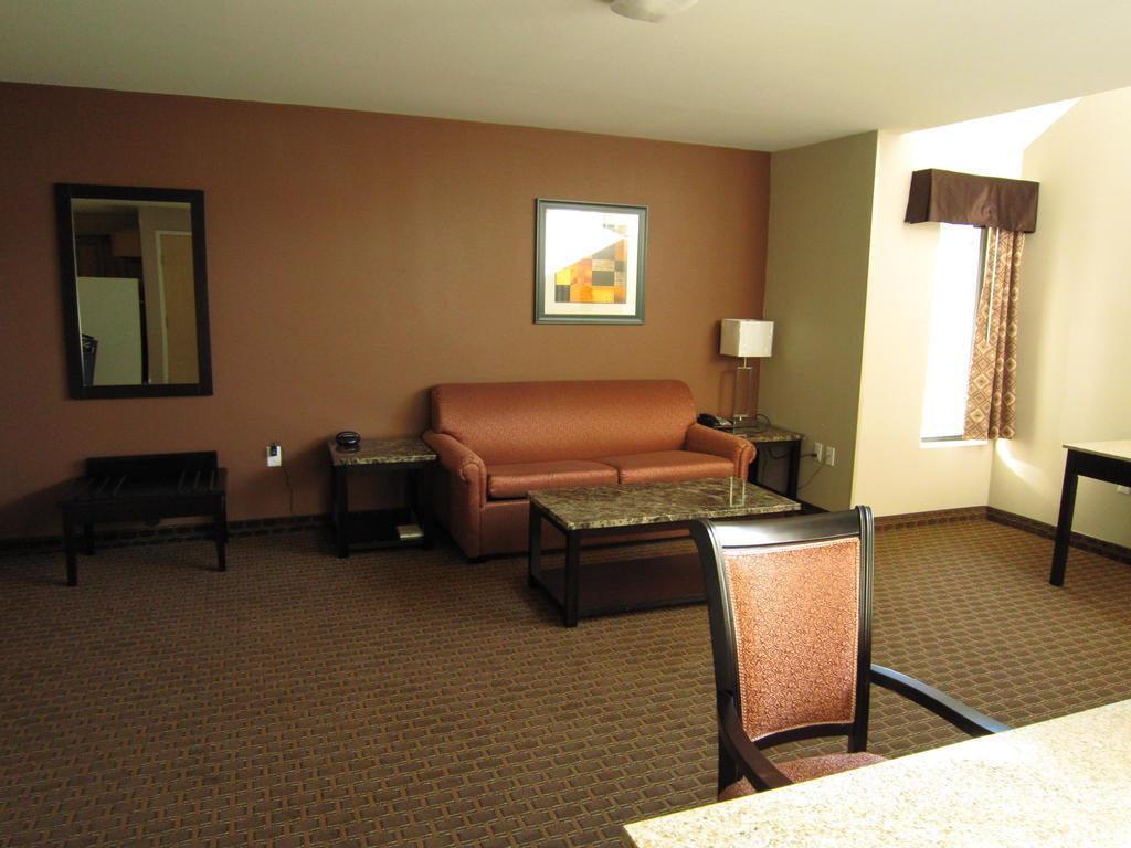 Red Carpet Inn And Suites Monmouth Junction Стая снимка