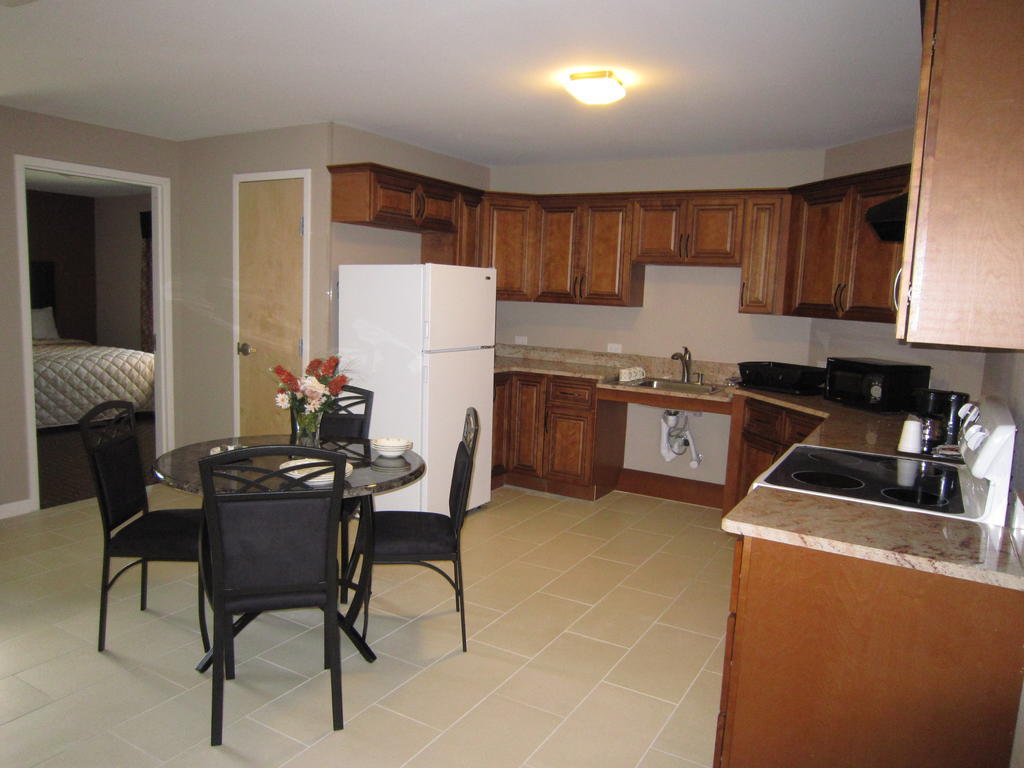 Red Carpet Inn And Suites Monmouth Junction Стая снимка