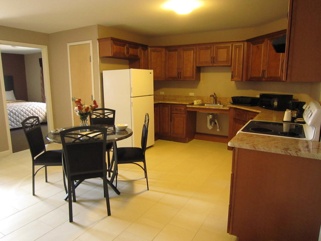 Red Carpet Inn And Suites Monmouth Junction Стая снимка