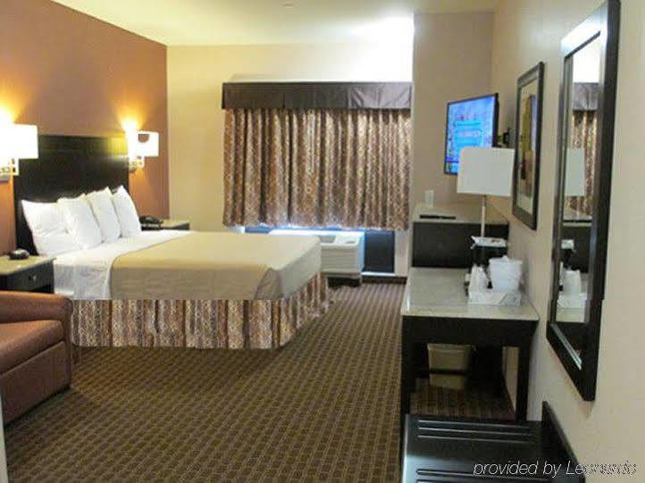 Red Carpet Inn And Suites Monmouth Junction Екстериор снимка