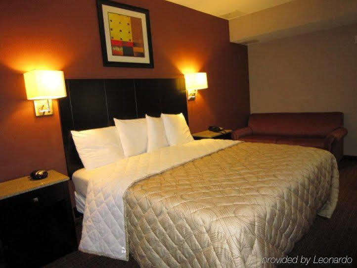 Red Carpet Inn And Suites Monmouth Junction Екстериор снимка