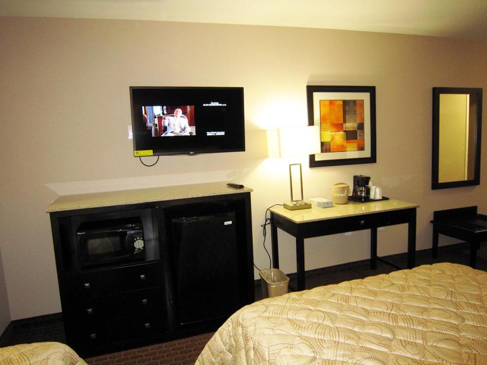 Red Carpet Inn And Suites Monmouth Junction Екстериор снимка